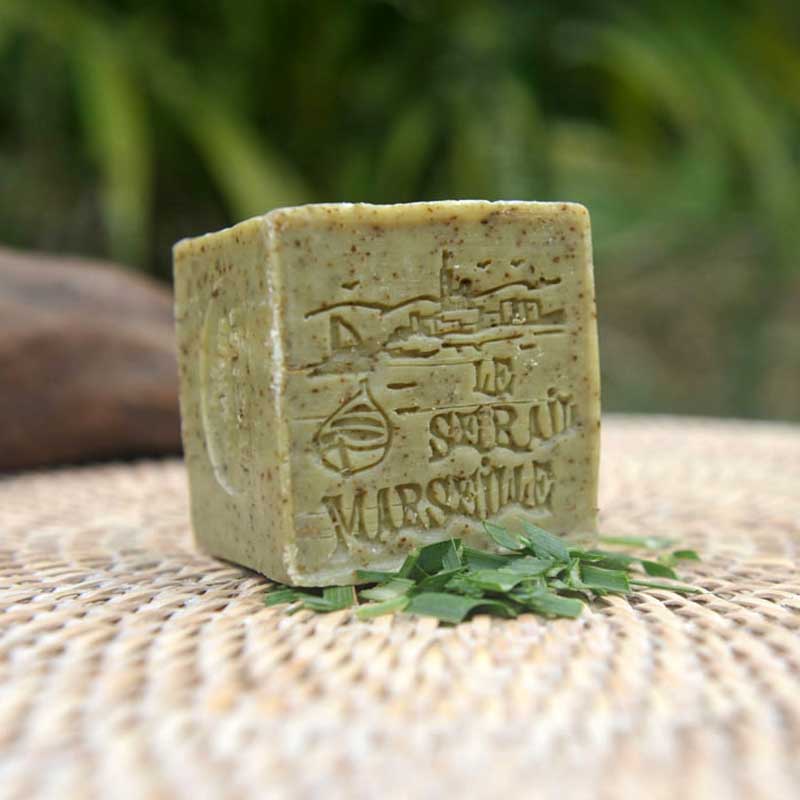 French Bliss is selling French products in Australia. This 150g exfoliating Verbena scented soap is made from Marseille soap flakes. It softens and nurtures the skin naturally.